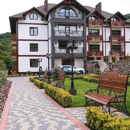 баймонт Hotel *